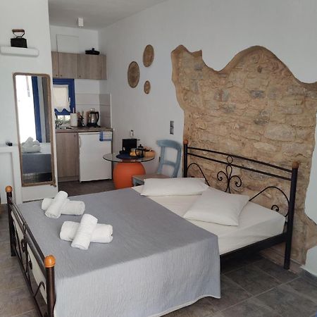 Margarita'S Rooms Folegandros Town Luaran gambar