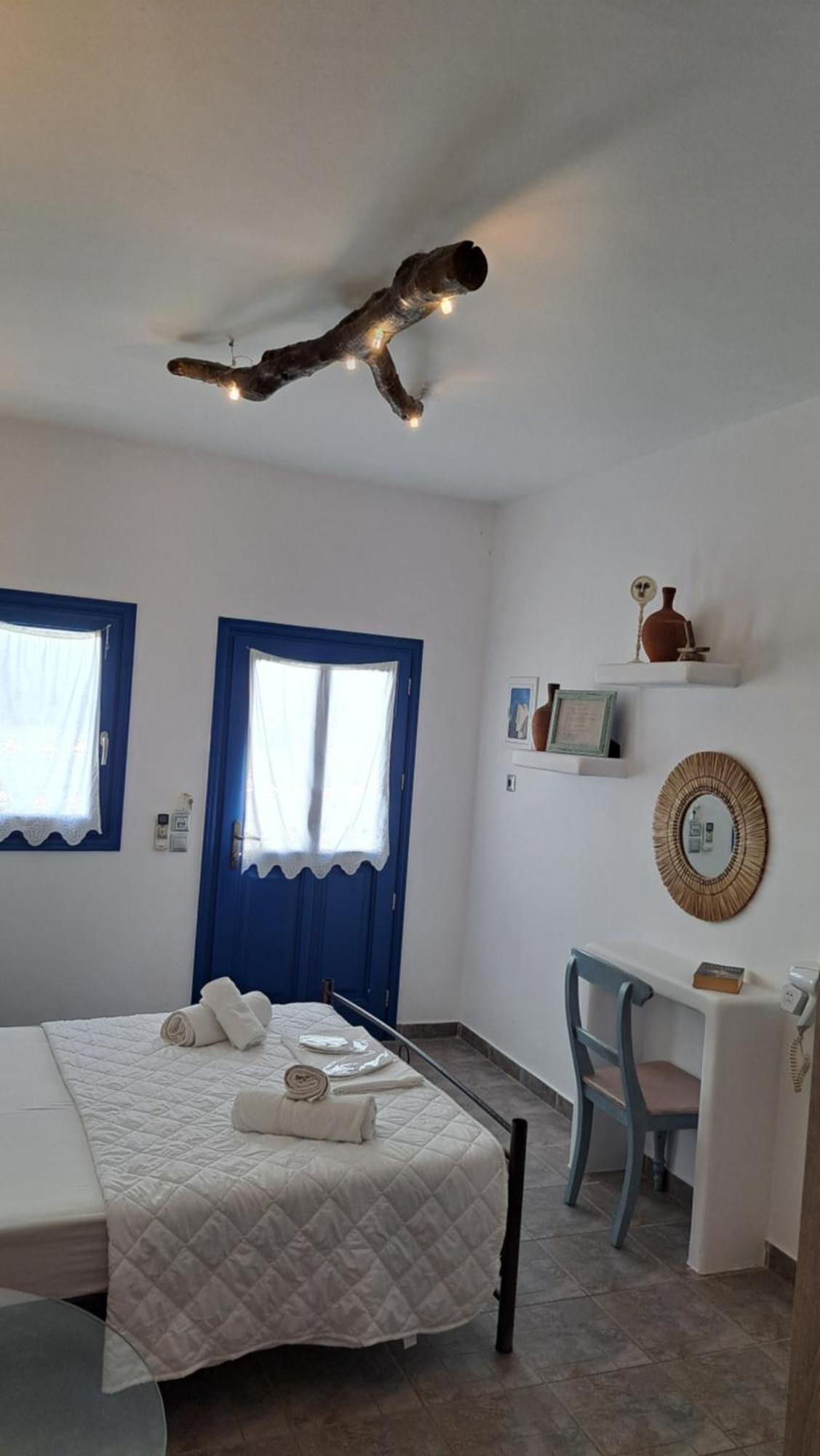 Margarita'S Rooms Folegandros Town Luaran gambar