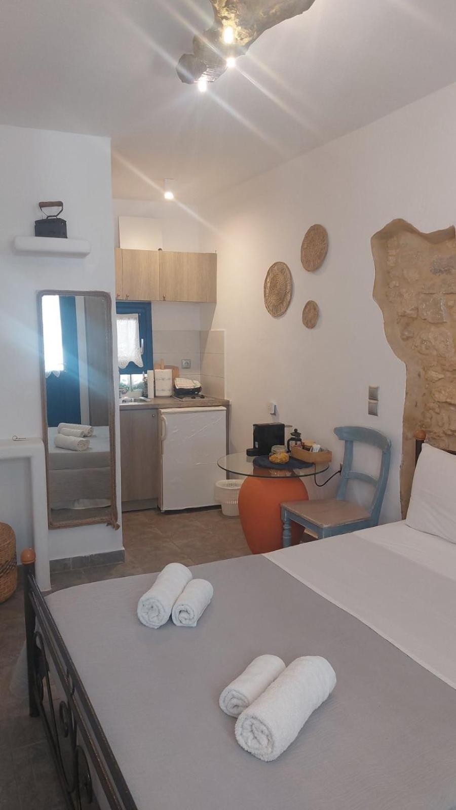 Margarita'S Rooms Folegandros Town Bilik gambar